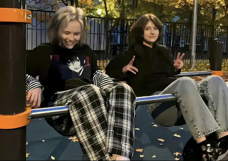 4k休闲壁纸 - 女性 - 户外 - 欧美「哲风壁纸」 4k休闲壁纸 - 女性 - 户外 - 欧美「哲风壁纸」