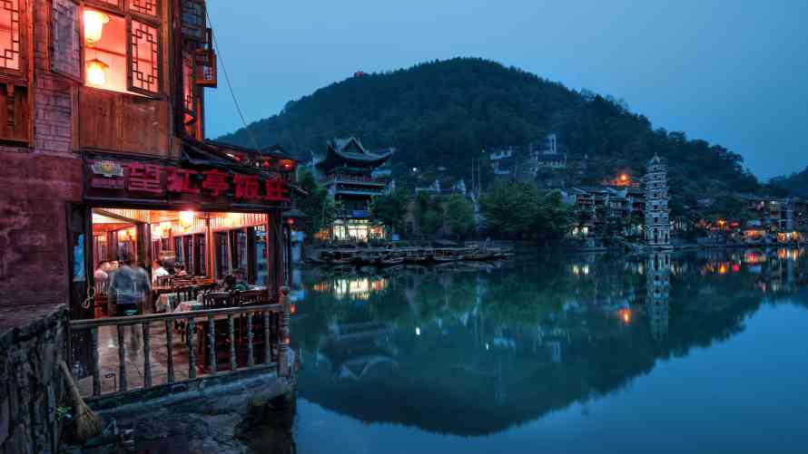 4k丘陵壁纸-建筑学与餐厅-壁纸推荐「哲风壁纸」