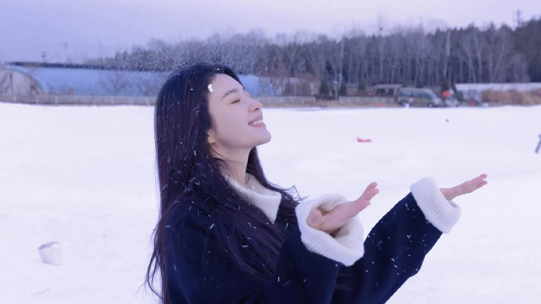 2k美女壁纸-氛围感背景-壁纸分享「哲风壁纸」