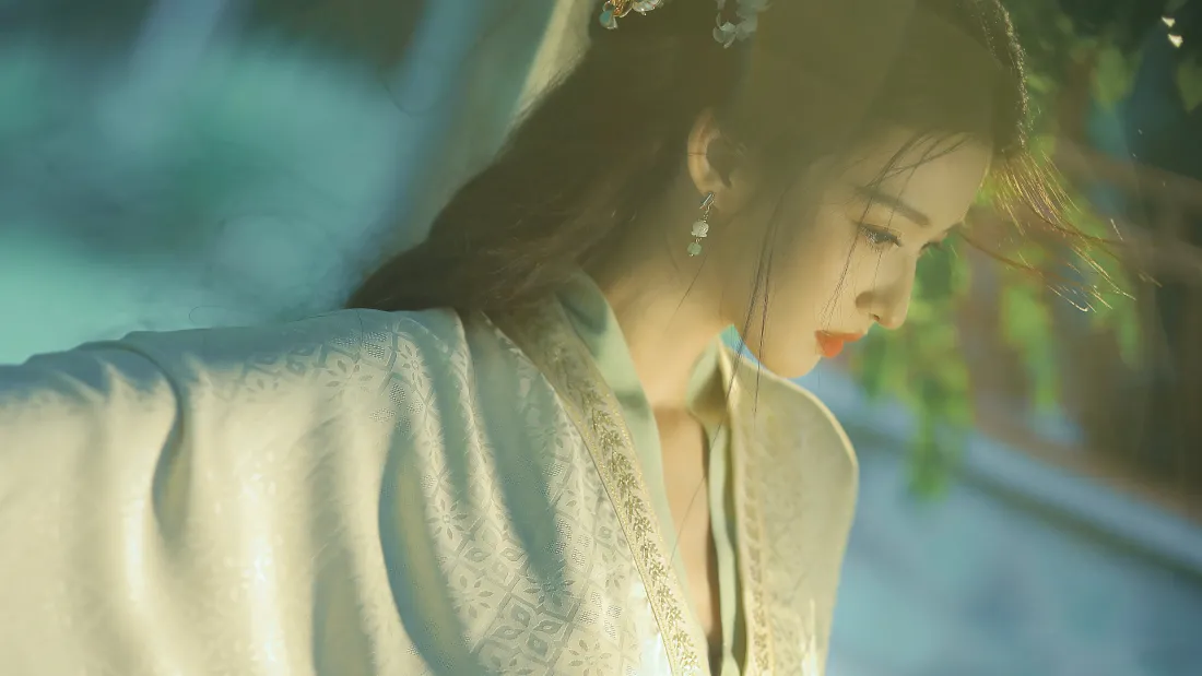 6k女明星星眼壁纸-王楚然背景图片 - 免费下载「哲风壁纸」