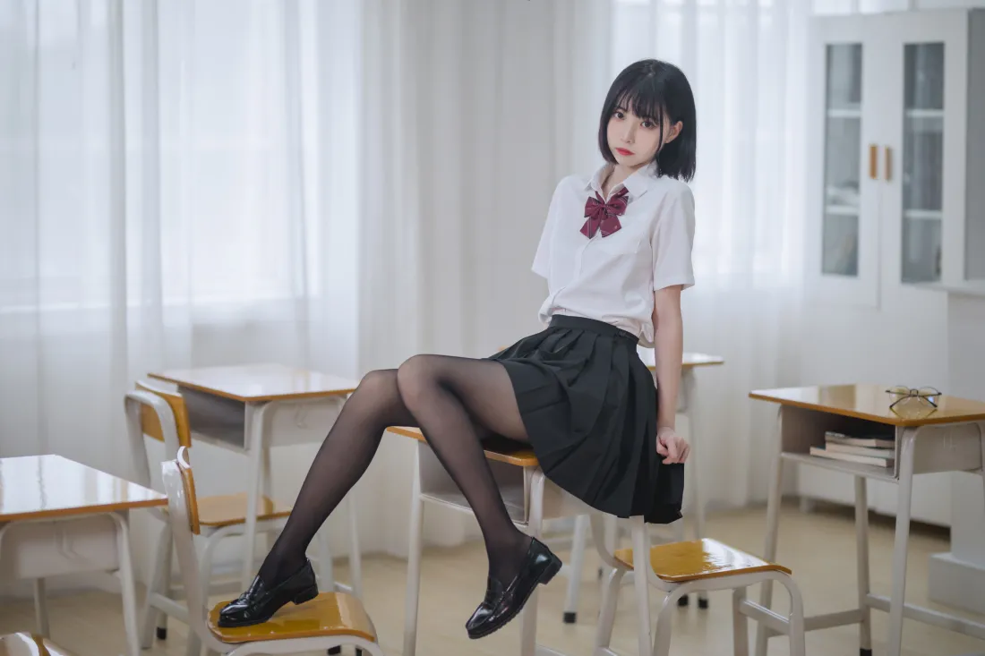 7k美女写真壁纸｜校园风美少女背景图片 - 套图「哲风壁纸」