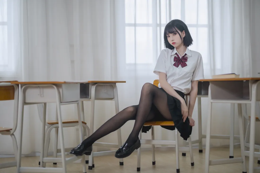7k美女写真壁纸｜校园风美少女背景图片 - 套图「哲风壁纸」