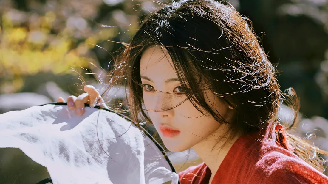 4k古风美女壁纸｜古风背景图片 - 飘逸红衣佳人「哲风壁纸」