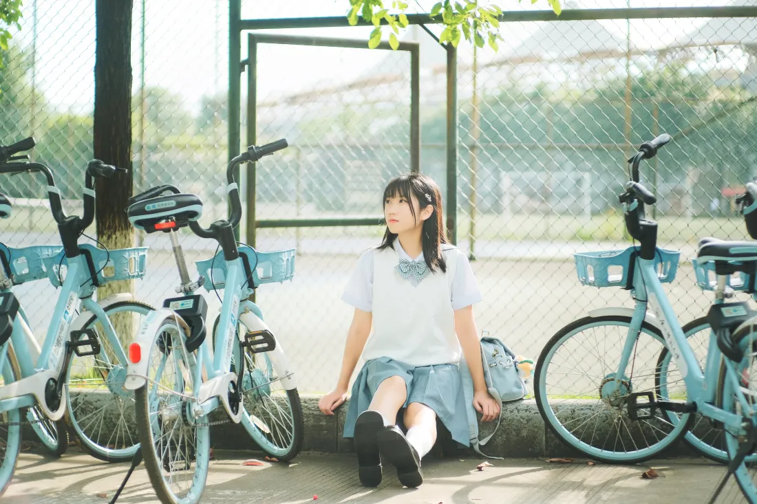 6kjk美女壁纸｜自行车背景图片 - 青春氛围感「哲风壁纸」