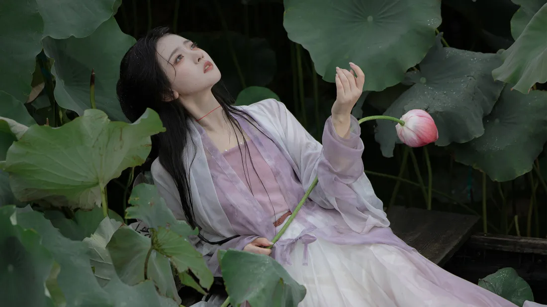 4k古风美人壁纸｜荷塘雅韵背景图片 - 东方美学「哲风壁纸」
