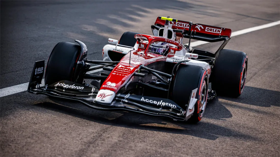 4k周冠宇阿尔法罗密欧赛车壁纸｜F1赛道背景图片 - 竞速时刻「哲风壁纸」