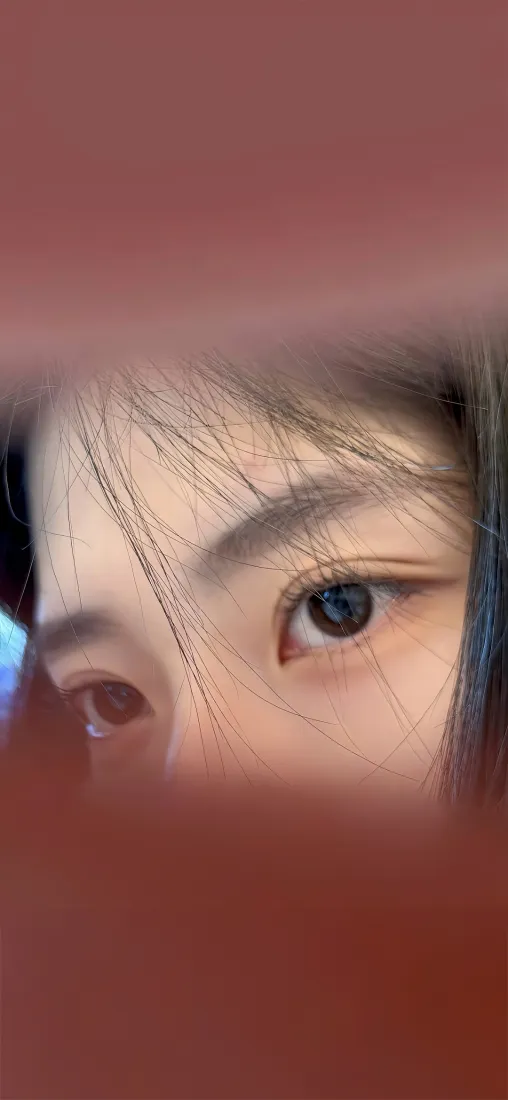 眼睛特写手机壁纸｜红色背景图片 - 美女「哲风壁纸」
