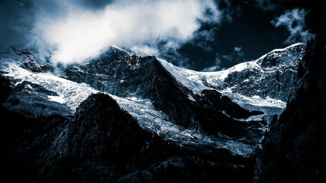 6k雪山冰川壁纸｜户外山川背景图 - 冷黑「哲风壁纸」